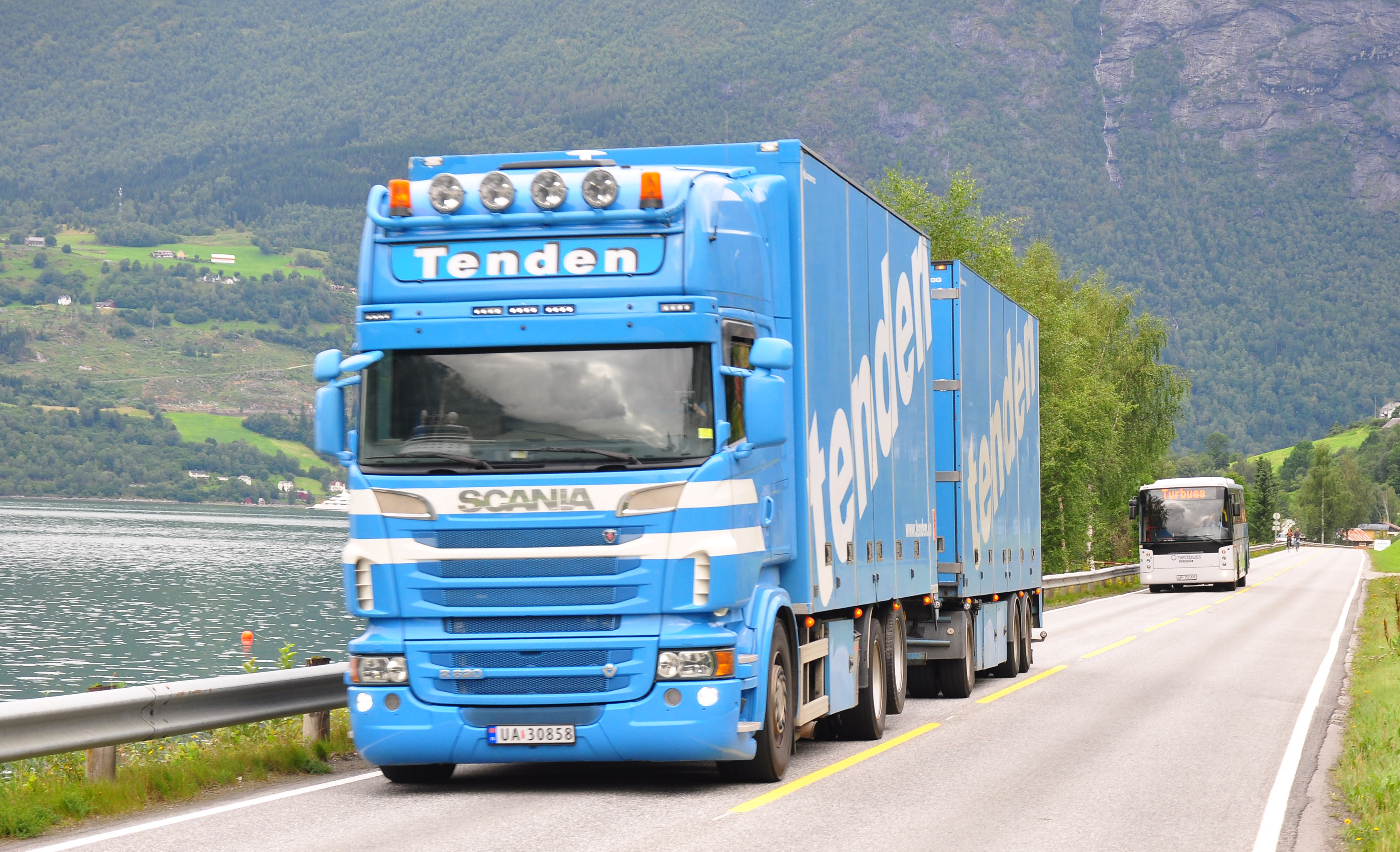 Scania wagon and drag Fjords Norway